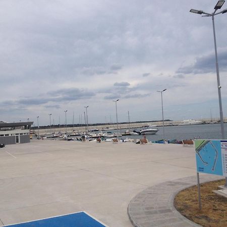 Emona Apartment Burgas Esterno foto