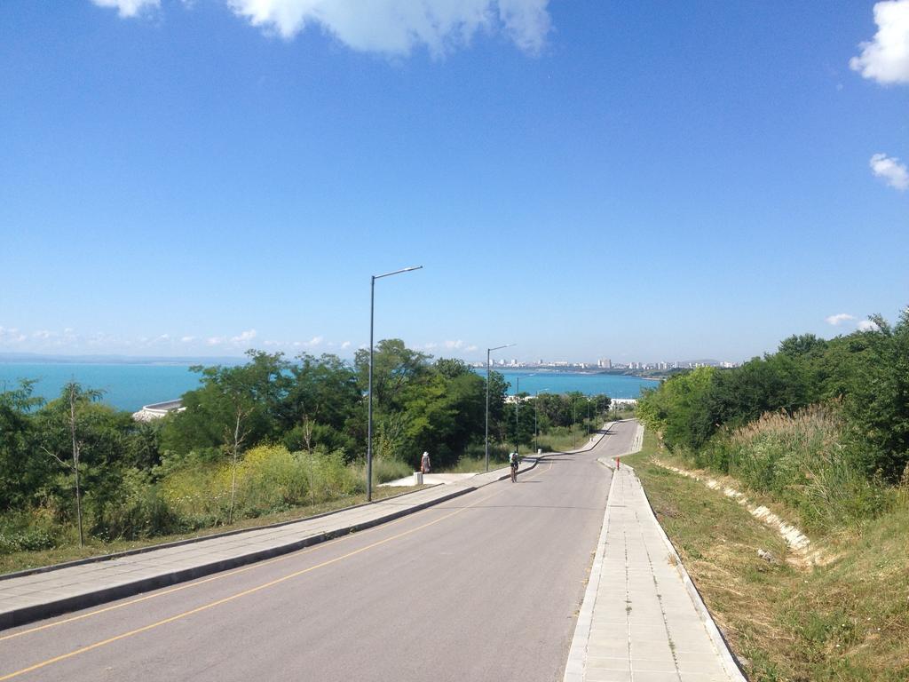 Emona Apartment Burgas Esterno foto
