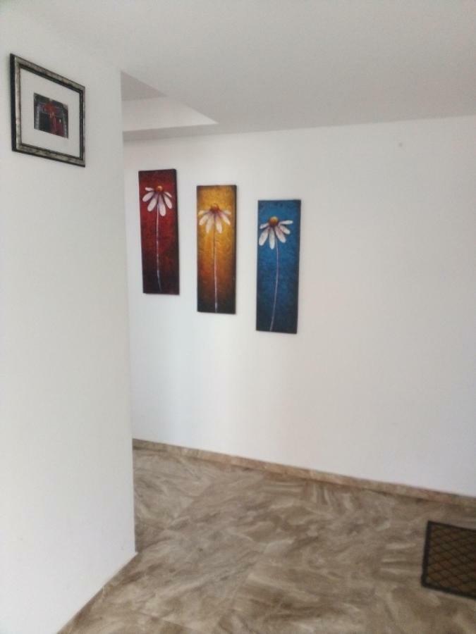 Emona Apartment Burgas Esterno foto