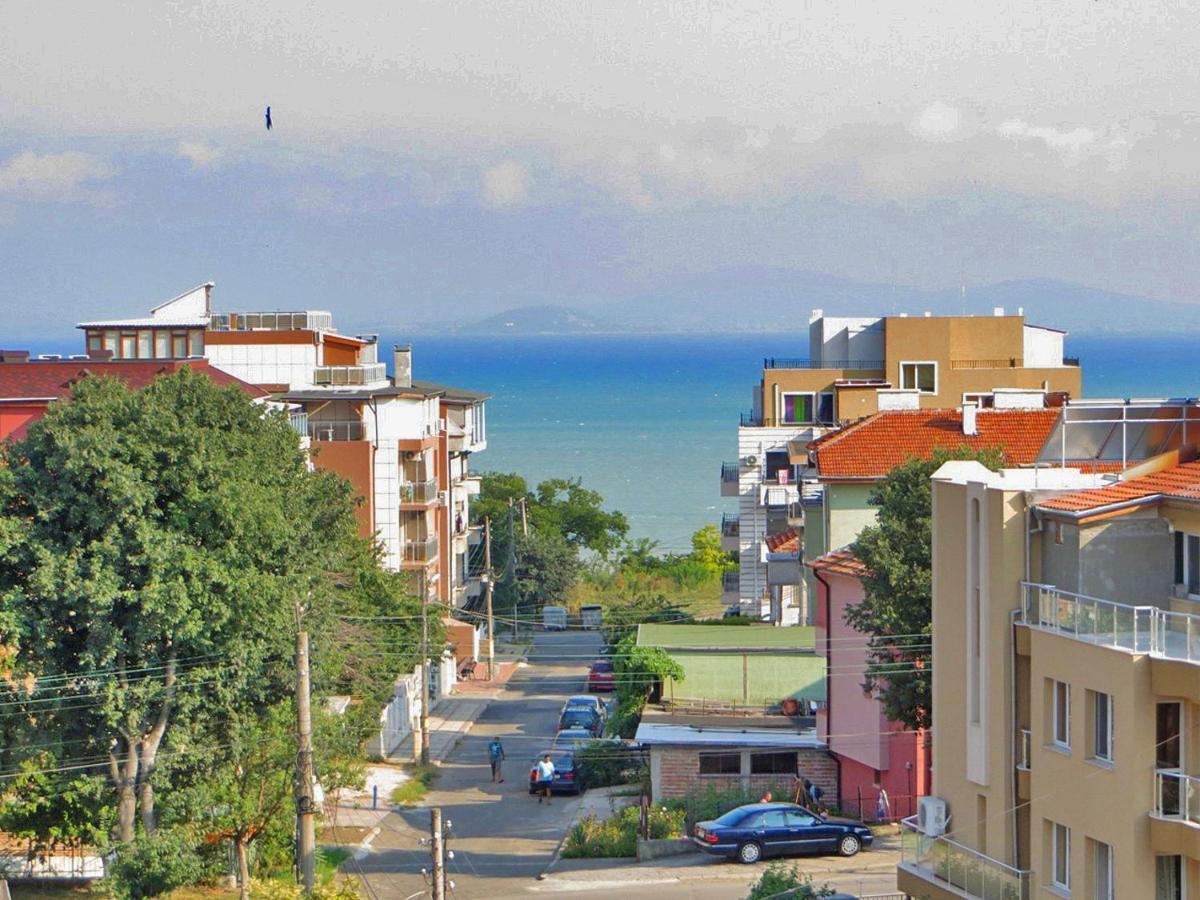 Emona Apartment Burgas Esterno foto